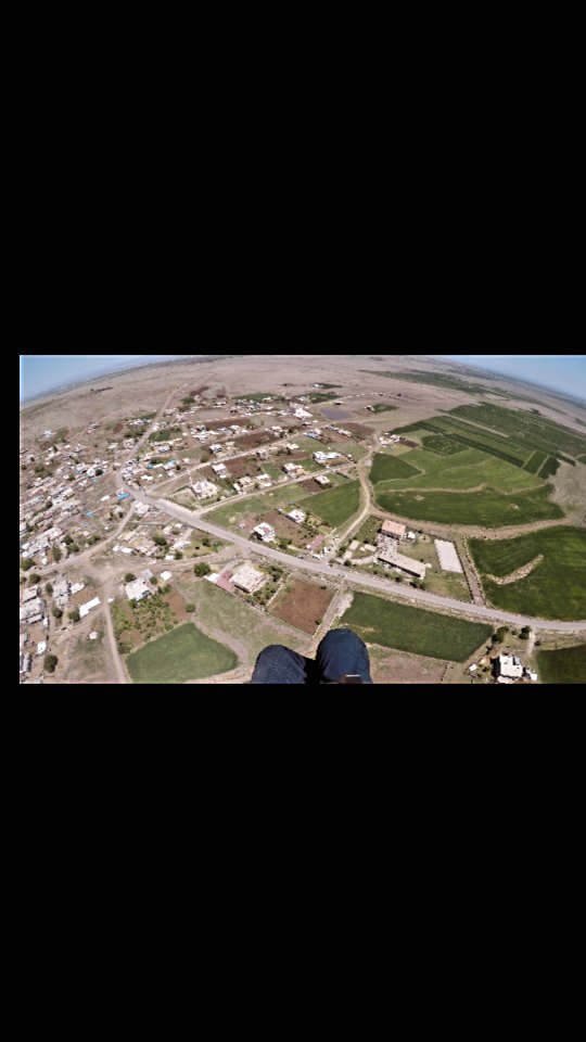 Uçmanın Tadını Aldığınızda, Sonsuza Kadar Gökyüzüne Bakarak Yürüyeceksiniz! 🪂
(Oymak Köyü)
#şırnak #idil #cizre #silopi #uludere #beytüşşebap #paragliding #paraglider #yamaçparaşütü #keşfet #reels #reelsinstagram