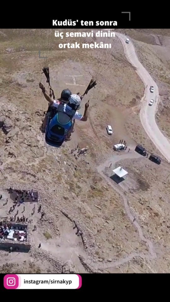Şırnak Yamaç Paraşütü Kulübü olarak Cudi Dağı Sefine bölgesinden gerçekleştirdiğimiz uçuş etkinliğinde hayallere uçtuk. Bu yıl 2. si gerçekleştirilen Cudi Festivali kapsamında, Cudi Dağından, bu kadim dağdan tarihe geçecek ilk uçuşu gerçekleştirdik.