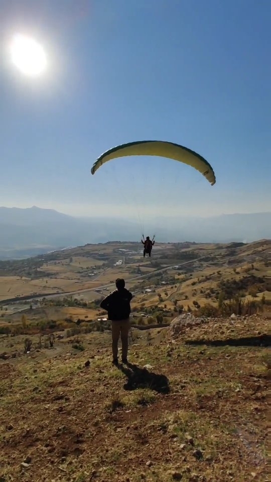 Yamaç paraşütü başlangıç eğitimi alan pilotlarımızdan @rusensk , @nurettin, @tascitayfur yüksek tepe uçuşlarını başarıyla gerçekleştirdi. Kendilerini tebrik eder, uçuş hayatına güvenli şekilde devam etmelerini temenni ederiz.
@osman_ograk
@sukruilter
@cudi_yp
@metin_bykra
@ylmztksy
@sonerkaylan1003
#şırnak #silopi #cizre #beytüşşebap #uludere #idil #şırnaküniversitesi