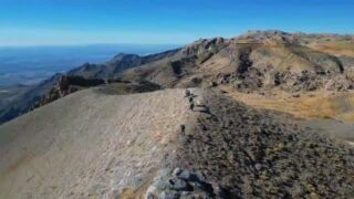 Silopi Kaymakamlığının özel izni ve destekleriyle, Şırnak Yamaç Paraşütü Spor Kulübü olarak 23 Kasım 2025 tarihinde Cudi Dağında Hz Nuh’un gemisinin bulunduğu rivayet edilen Sefine Bölgesinden Silopi’ye gerçekleştirdiğimiz uçuş faaliyeti 🪂